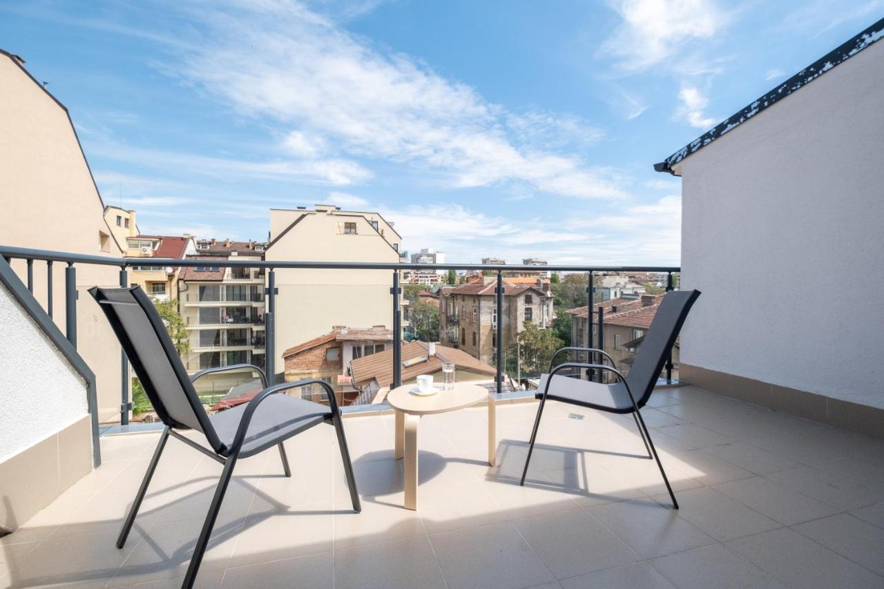 Large Terrace In Old Center Of Sofia By Flat Mаnager Apartment Bagian luar foto